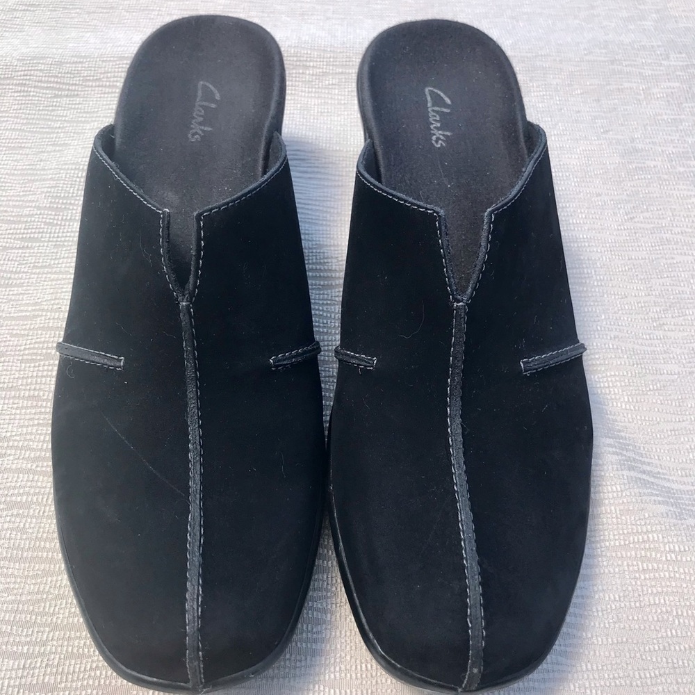 CLARKS Pull-On/Slip-on Wedge Booties